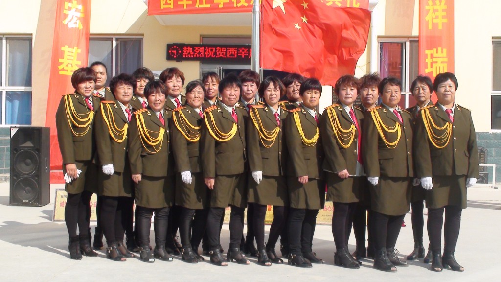 大眾舞蹈隊(duì)合影留念